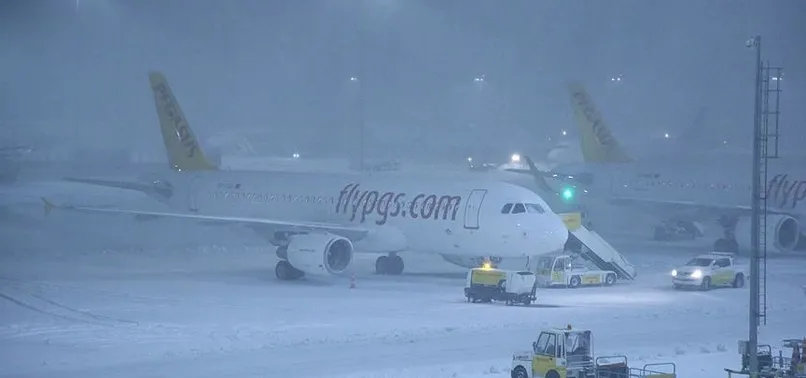 Sabiha Gökçen Havalimanı'nda kar engeli