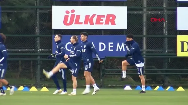 Son dakika: Fenerbahçe'nin yeni transferi Mesut Özil ilk idmanına çıktı - 2