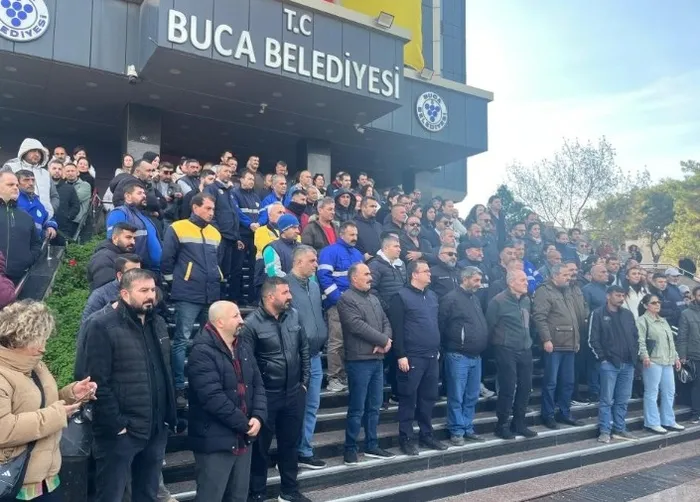 chpli-baskanin-phuket-keyfi-pes-dedirtti-maas-alamayan-isciler-grevde-belediye-baskani-tatilde-1767101024779.jpg Fotoğraf-İHA