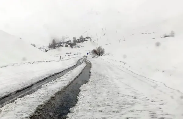 SON DAKİKA! Aybar etkisini gösterdi İstanbul kar altında! Meteoroloji'den 56 ile sarı ve turuncu kodlu uyarı | İstanbul'a TIR ve kamyonların girişi yasaklandı - 18