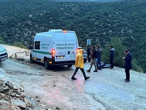 bodrumda-kan-donduran-vahset-carsafa-sarili-2-ceset-bulundu-1701253280264.jpeg Bodrum'da kan donduran vahşet! Çarşafa sarılı 2 ceset bulundu - 5