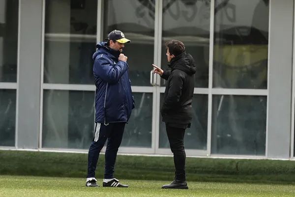 Emre Belözoğlu istifa mı etti? Fenerbahçe’den paylaşım geldi