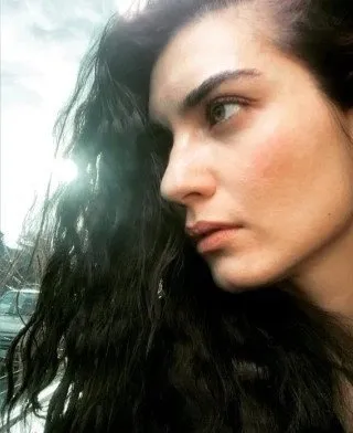 Tuba Büyüküstün makyajsız haliyle olay oldu! Beğeni yağdı