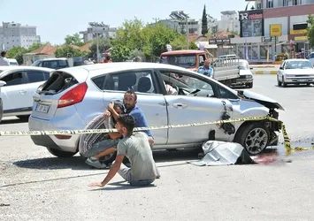 Antalya'da feci kaza! Camdan fırlayan çocuk hayatını kaybetti
