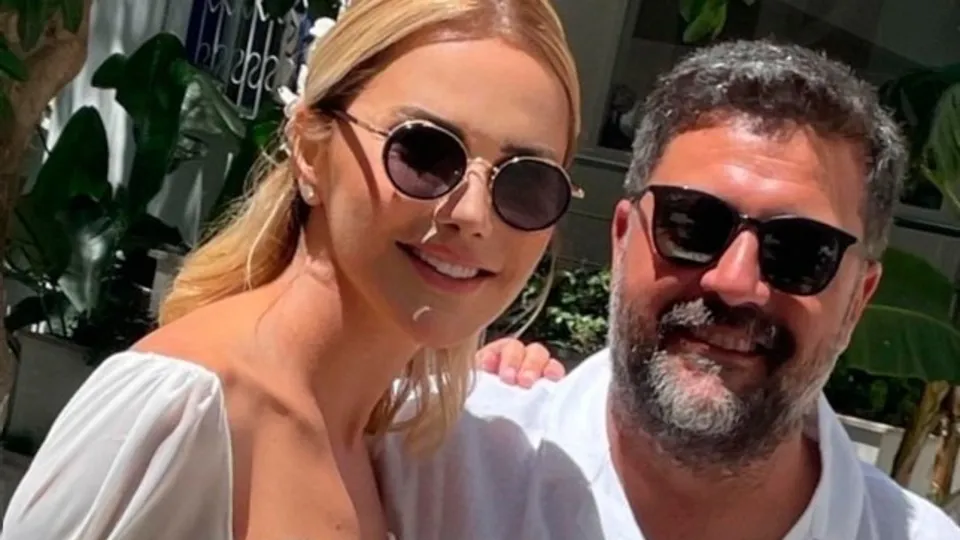 Ece Erken'den buruk kutlama: Oğlum için kanat çırpmaya devam edeceğim