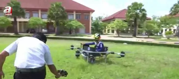 Trafik çilesine ilginç çözüm! Uçan drone tasarladı