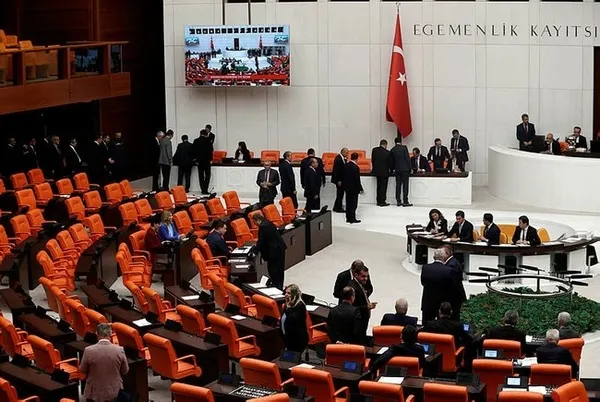 Kıyafet serbestisine her alanda anayasal güvence - 2