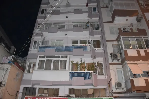 Son dakika: İzmir'de vahşet! Babasını 25 yerinden bıçaklayarak öldürdü - 7