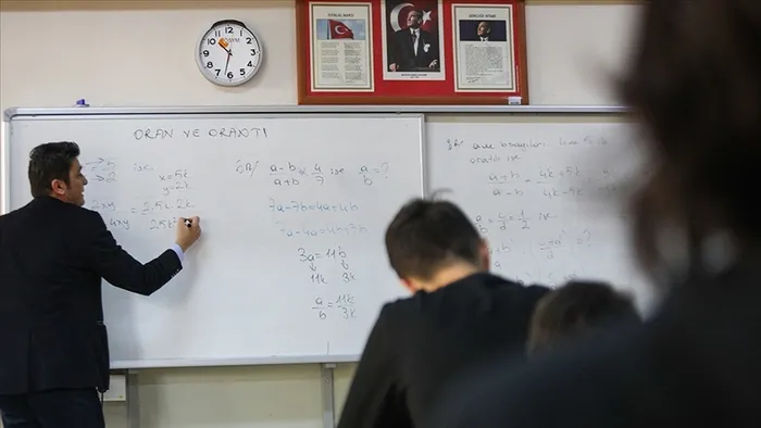 baskan-erdogandan-kabinenin-ardindan-onemli-aciklamalar-ogretmen-adaylarina-mujde-takvim-yarin-aciklanacak-1715017409533.jpg Başkan Erdoğan'dan Kabine'nin ardından önemli açıklamalar! Öğretmen adaylarına müjde: Takvim bugün açıklanacak - 12