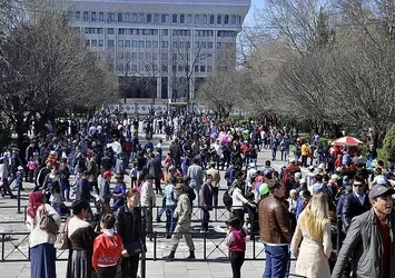Kırgızistan'da artık küfür yasak