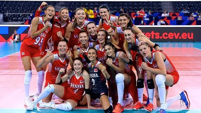 Filenin Sultanları yarı finalde | CEV Avrupa Voleybol Şampiyonası Türkiye 3-0 Polonya - 2