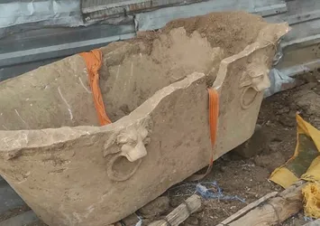 Aydın'da Roma dönemine ait küvet ele geçirildi