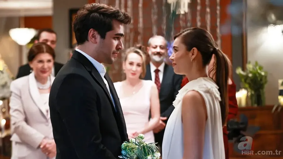 Afra Saraçoğlu'nun "bir insan hiç mi değişmez?" dedirten halleri 2