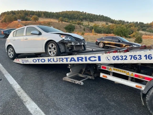 Elazığ-Diyarbakır karayolunda zincirleme trafik kazası: 2 yaralı - 2
