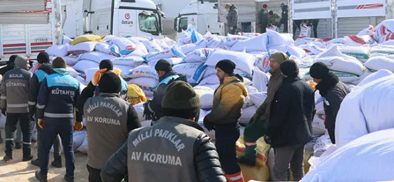osmaniyede-depremlerden-etkilenen-besicilerin-yaralari-sariliyor-226-ton-yem-ulastirildi-1677660815534.jpg Osmaniye'de depremlerden etkilenen besicilerin yaraları sarılıyor! 226 ton yem ulaştırıldı - 4