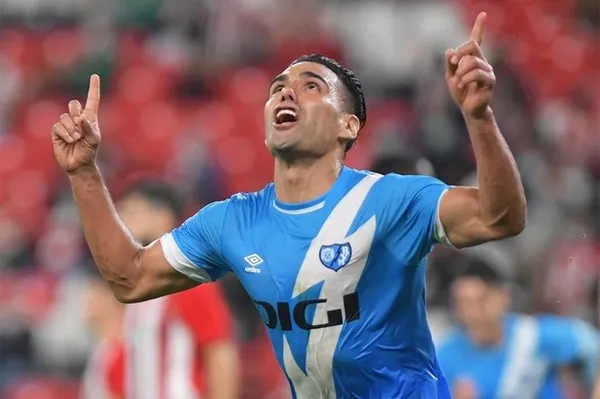 Galatasaray’dan Rayo Vallecano’ya giden Falcao üçüncü maçında da ağları sarstı