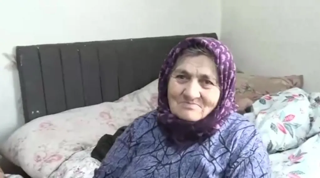 3 engelli çocuğuna tek başına bakıyor