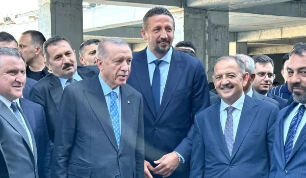 1691312270829.jpg Deprem bölgesi 'Yerinde Dönüşüm' projesinde başvuru sayısı ne kadar oldu? Bakan Özhaseki son durumu paylaştı - 2