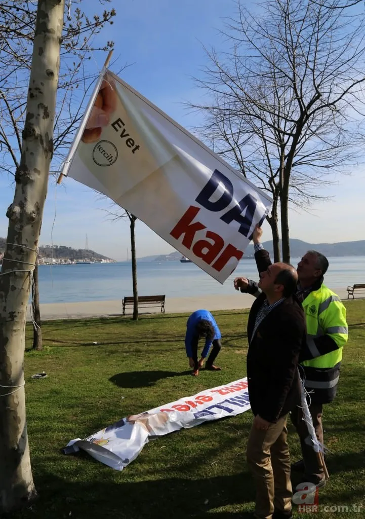 Sarıyer'de AK Parti'nin referandum çadırı ve pankartları parçalandı 2