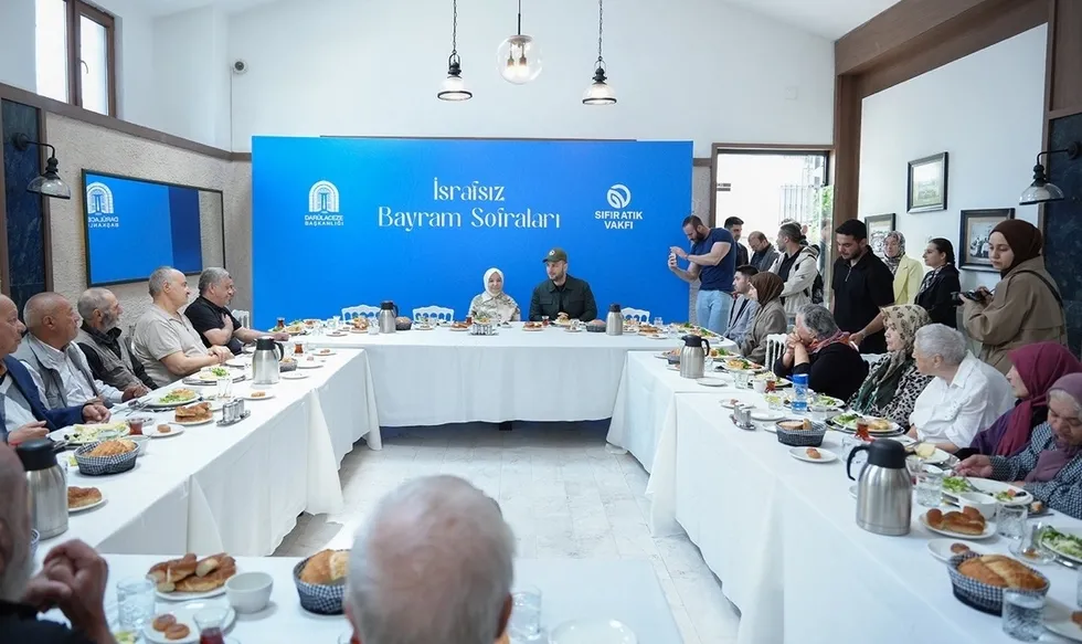 darulacezede-anlamli-bulusma-sifir-atik-vizyonu-kusaklari-bir-araya-getirdi-1779110155356.jpeg Darülaceze’de anlamlı buluşma! Sıfır atık vizyonu kuşakları bir araya getirdi - 1