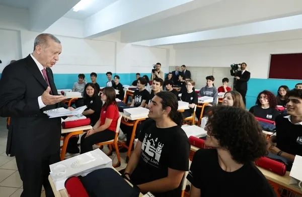 baskan-erdogandan-ogretmen-adaylarina-guzel-haber-atamalari-surdurecegiz-1686942447154.jpg Başkan Erdoğan'dan öğretmen adaylarına güzel haber: Atamaları sürdüreceğiz - 7