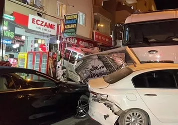 Bursa'da freni boşalan kamyon 9 aracı biçti!