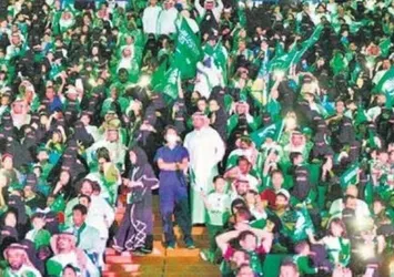 Suudi Arabistan'da kadınlar da stada girebilecek