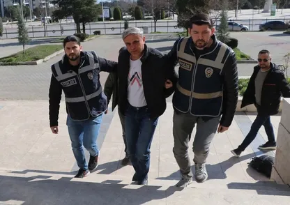 Sigara içen eşini 13 yerinden bıçaklayan cani tutuklandı