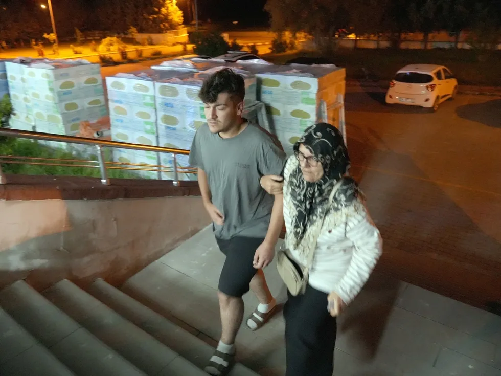 Mide bulantısı ve kusma şikayetiyle çok sayıda öğrenci hastaneye müracaat etti - 1