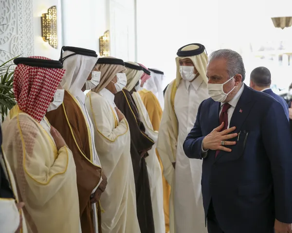 son-dakika-baskan-erdogandan-birlesik-arap-emirliklerine-kritik-ziyaret-1642678369458.jpg Son dakika: Başkan Erdoğan'dan Birleşik Arap Emirlikleri'ne kritik ziyaret - 2