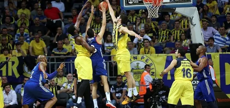FENERBAHÇE SERİDE ÖNE GEÇTİ!