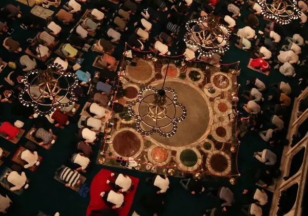 Ayasofya-i Kebir Camii’nde 88 yıl sonra ilk teravih namazı kılınacak!