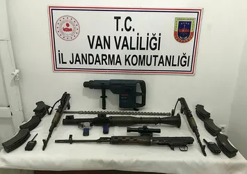 Kıran-6 operasyonunda PKK'ya ait silah ve mühimmat ele geçirildi
