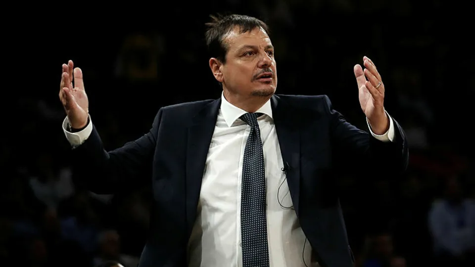 Ergin Ataman’dan son dakika açıklaması: Bunları azmettiren kişi Ali Koç’tur | Video