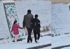 Türk bayrağı hassasiyeti duygulandırdı!