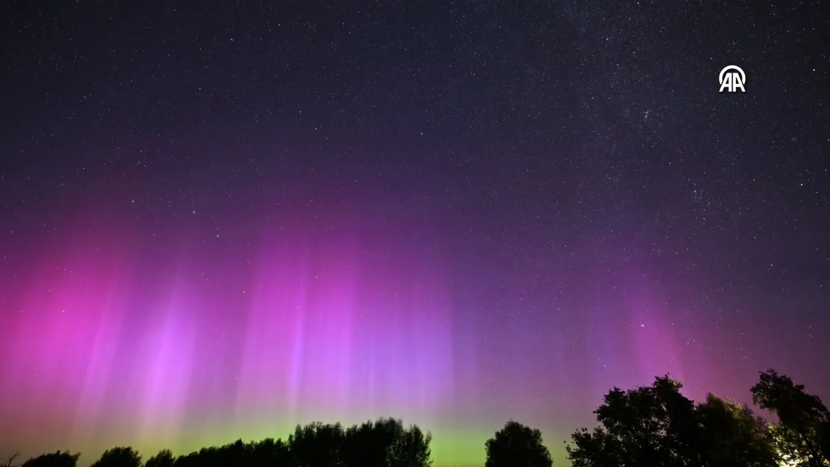 Büyüleyici görüntüler! İşte Perseid meteor yağmuru ve kuzey ışıkları