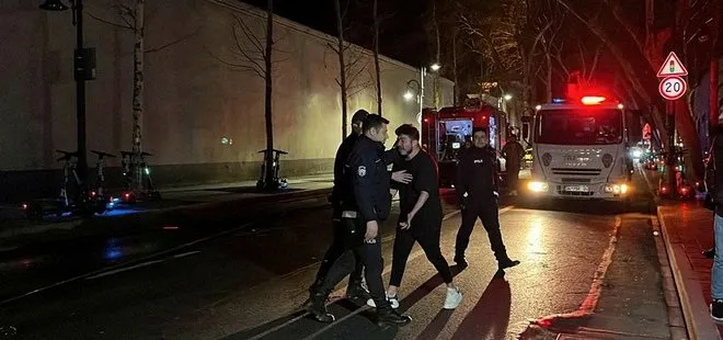 Beşiktaş’ta olaylı gece! Trafik kazası sonrası otomobil alev aldı