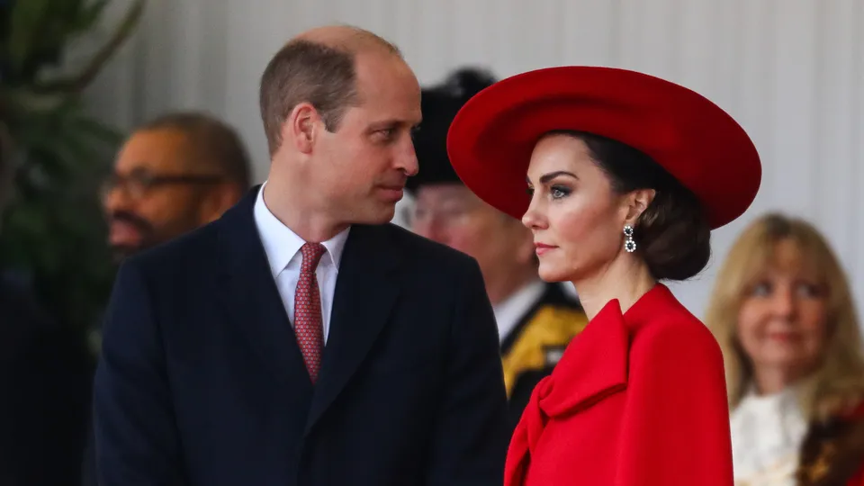 İngiliz Kraliyet Ailesi'nde yeni iddia! Sırra kadem basmıştı! Prens William Prenses Kate'i bakın kiminle aldatıyormuş...