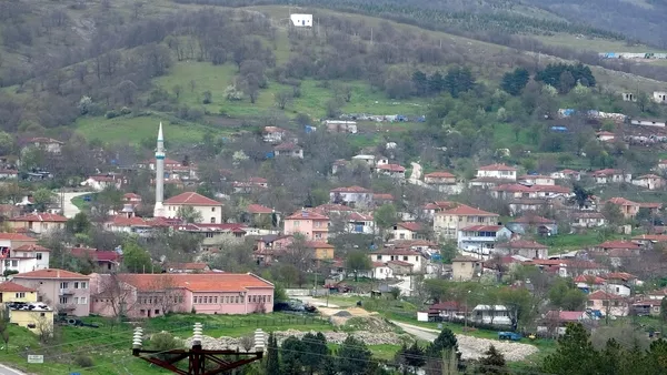 1650709069615.jpg CHP'li Meclis üyesi Gülşah Güney'den milyonluk vurgun! Onlarca çiftçiyi dolandırmış - 4