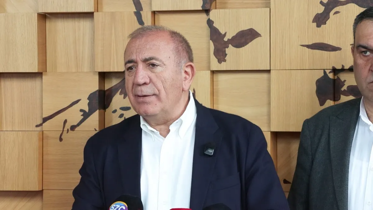 Gürsel Tekin’den Özgür Özel ve trollere sert mesaj: Retweet yaparak kazanılmıyor
