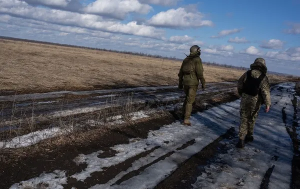 ukraynadan-tahliye-edilen-turk-vatandaslari-ilk-kez-a-haberde-devletimiz-cok-sayida-otobus-ayarladi-1645807012571.jpg Ukrayna'dan tahliye edilen Türk vatandaşları ilk kez A Haber'de! Devletimiz çok sayıda otobüs ayarladı