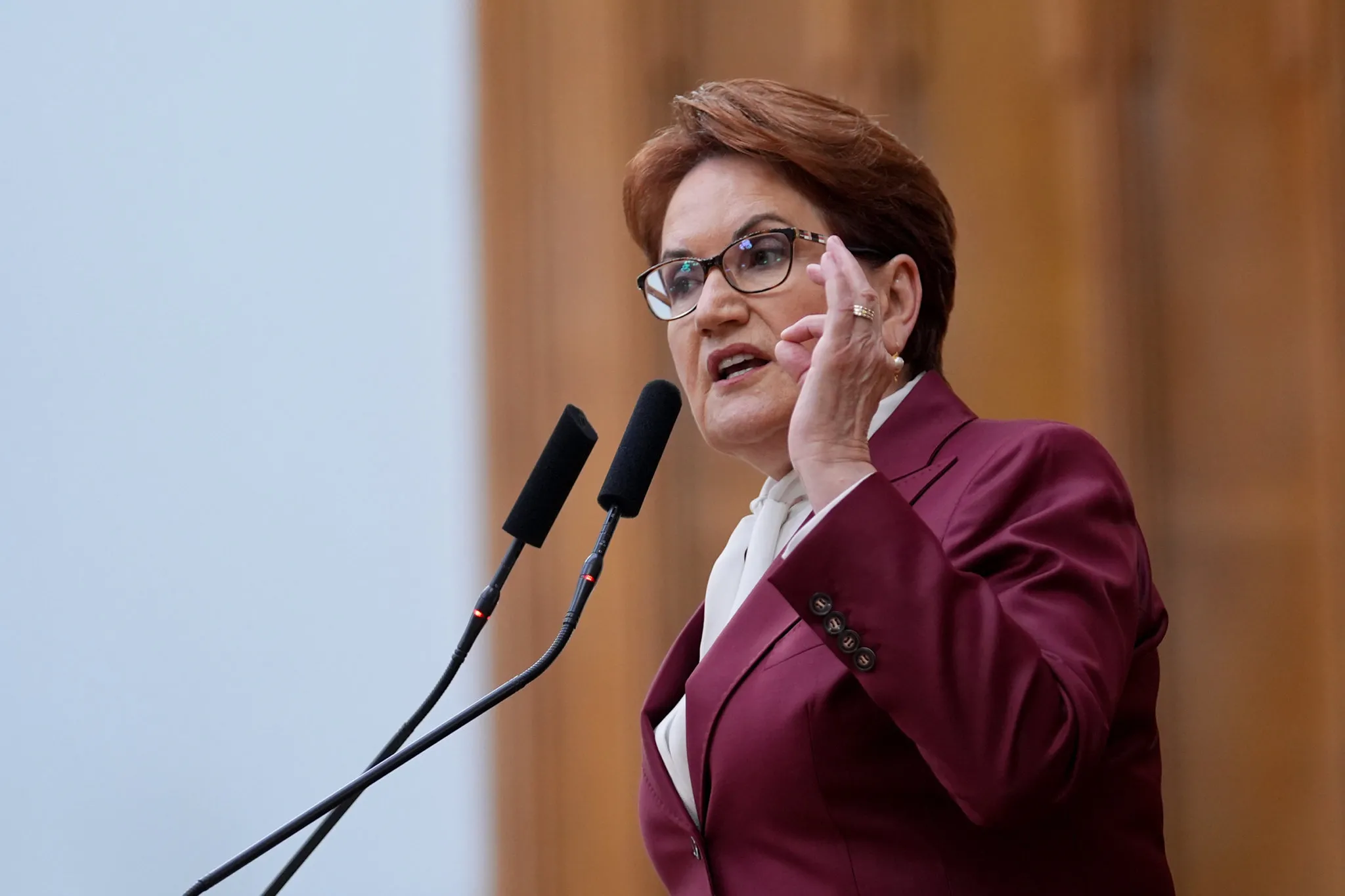 Akşener DEM'le kol kola giren CHP'yi çiğ çiğ yedi: Atatürk'ün varisi olanlar bugün DEM'leniyor...