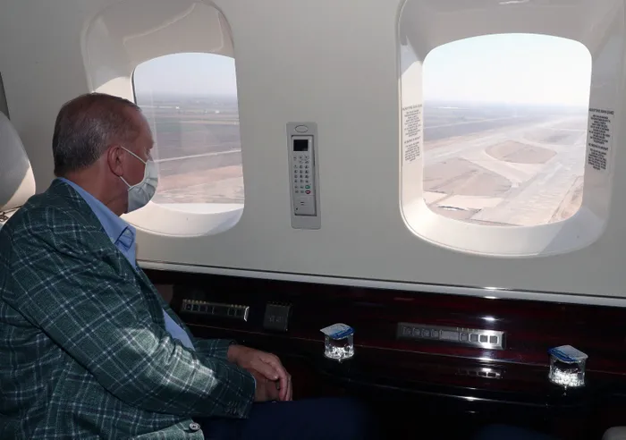 Son dakika: Başkan Erdoğan Çukurova Havalimanı’nı havadan inceledi