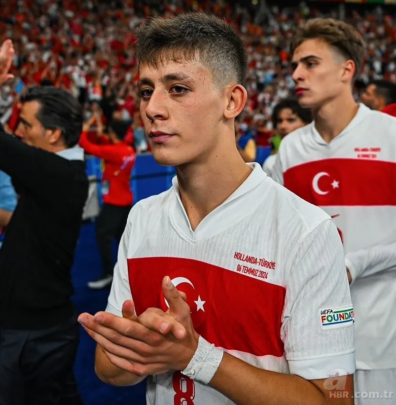 Arda Güler sevgilisiyle Bodrum'da! Böyle görüntülendiler... 2