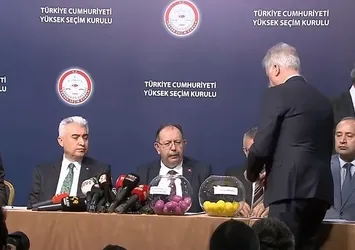 Son dakika: YSK'da kura çekimi tamamlandı! İşte partilerin oy pusuladaki yerleri