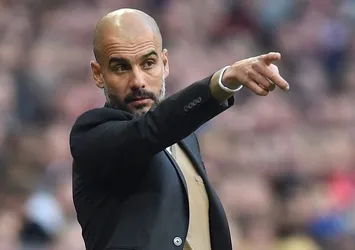 Pep Guardiola, Cenk Tosun'u izliyor!