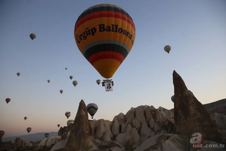 Kapadokya'da balonlar Atatürk afişleri ve bayraklarla uçtu 2