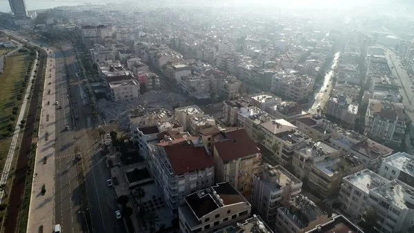 hatay-depremi-sonrasi-iskenderuna-sessizlik-hakim-ilce-havadan-goruntulendi-1676962905601.jpg