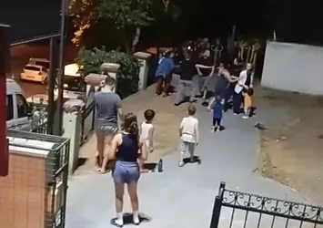 Çocukların kavgasına anneler dahil oldu! Yumruklar havada uçuştu