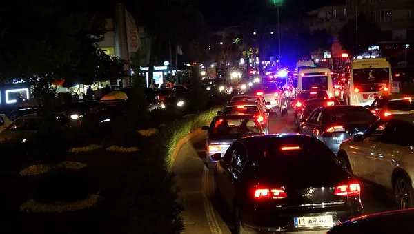Edremit Körfezi'nde trafik durma noktasına geldi - 1